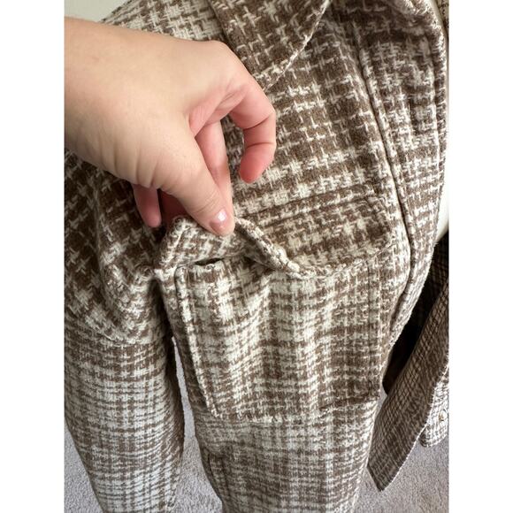 Forever 21 brown/cream plaid oversized shacket w/ pearl buttons, size Small - Picture 7 of 9